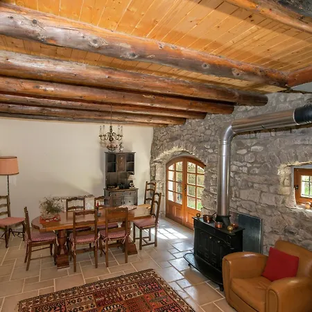 Secluded Stone Retreat Вилла Сен-Боне-ле-Фруа