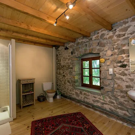 Вилла Secluded Stone Retreat Сен-Боне-ле-Фруа