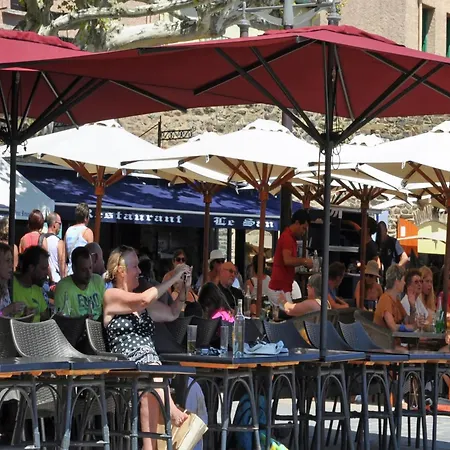 Вилла Secluded Stone Retreat *