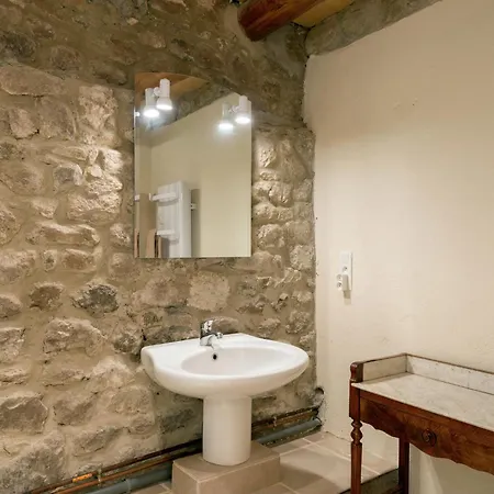 Secluded Stone Retreat Вилла Сен-Боне-ле-Фруа