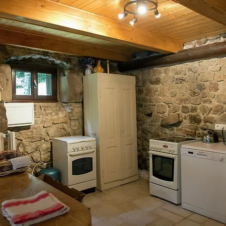 Beautiful In Mountain Forest Setting Villa