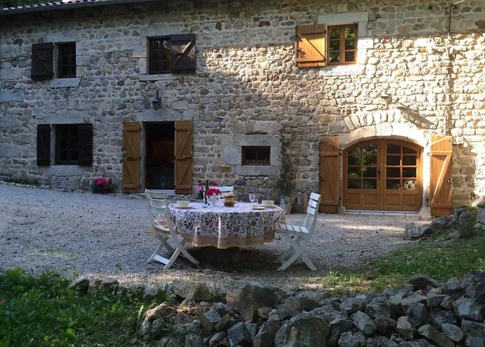 Secluded Stone Retreat Willa *